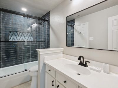 Modern Bath Remodeling Service